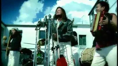 Carlos Vives - Luna Nueva [HQ]