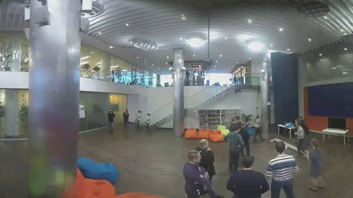 VR: проход между башнями Mail.Ru с помощью системы виртуальной реальности HTC Vive