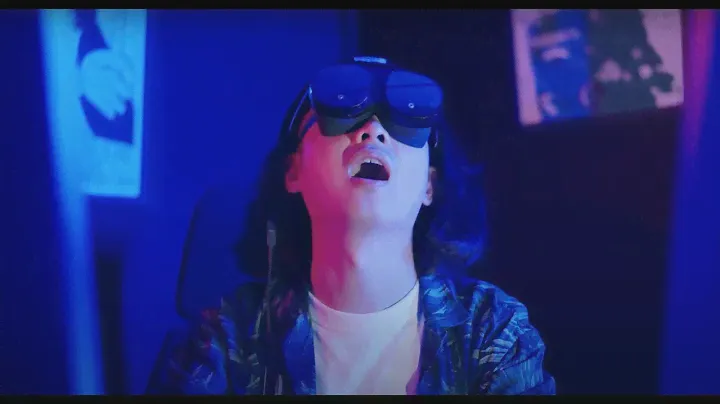 最小最輕 VR眼鏡 VIVE Flow 搭配專屬控制器 虛擬實境輕鬆入門、暢玩多款 VR遊戲